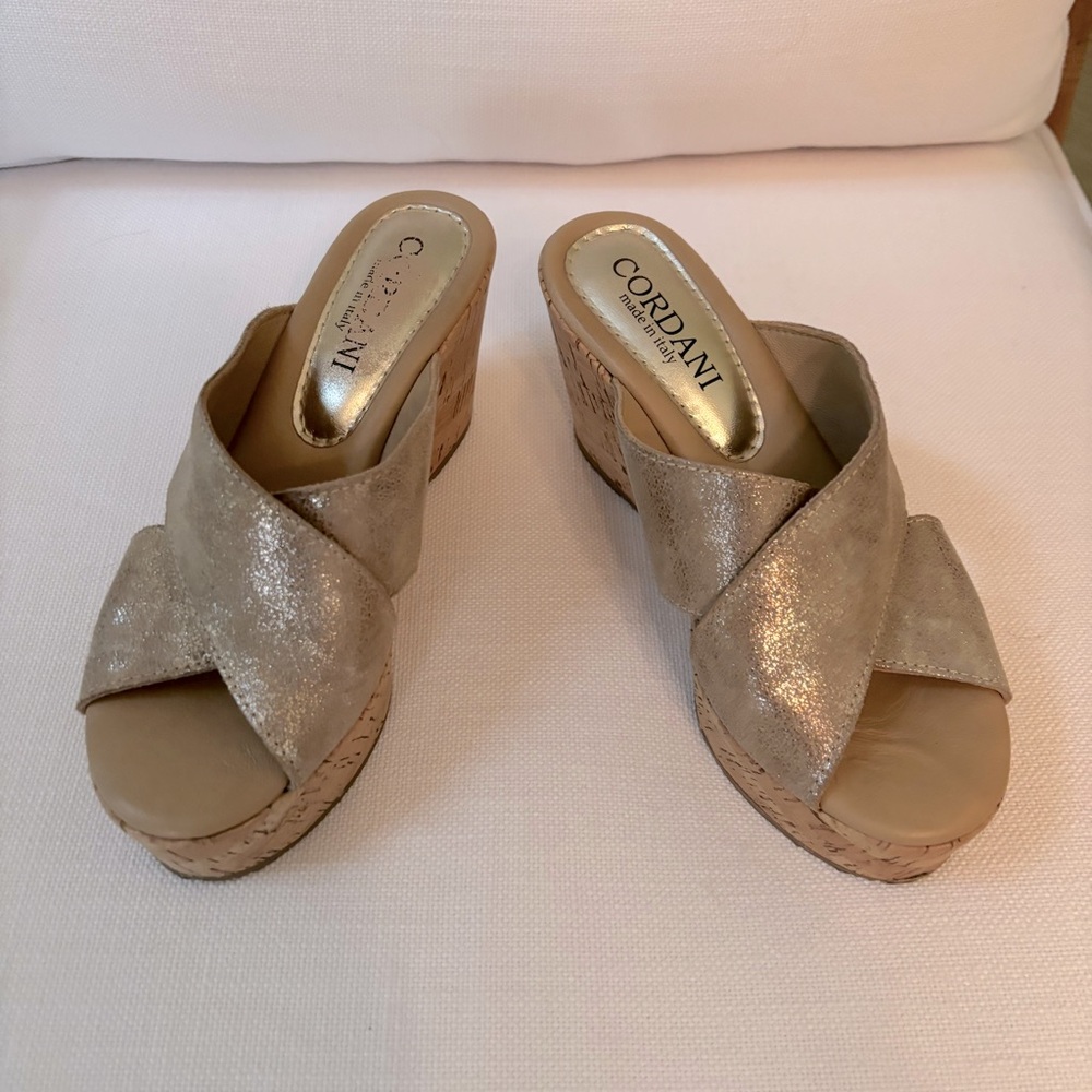 Cordani wedges
So comfortable 
You can read why here 

https://www.cordani.com